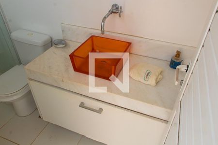 Casa de condomínio à venda com 550m², 3 quartos e 8 vagas Casa de condomínio à venda com 550m², 3 quartos e 8 vagasBANHEIRO ÁREA GOURMET