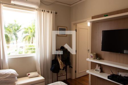 Casa de condomínio à venda com 550m², 3 quartos e 8 vagas Casa de condomínio à venda com 550m², 3 quartos e 8 vagasSUÌTE 2