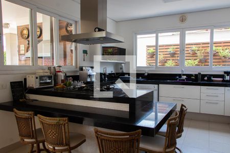 Casa de condomínio à venda com 550m², 3 quartos e 8 vagas Casa de condomínio à venda com 550m², 3 quartos e 8 vagasCOZINHA