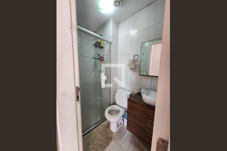 Apartamento à venda com 84m², 2 quartos e 1 vaga Apartamento à venda com 84m², 2 quartos e 1 vagaBanheiro