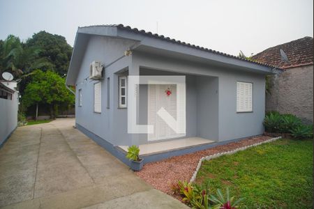 Casa à venda com 70m², 3 quartos e 1 vaga Casa à venda com 70m², 3 quartos e 1 vagaFachada