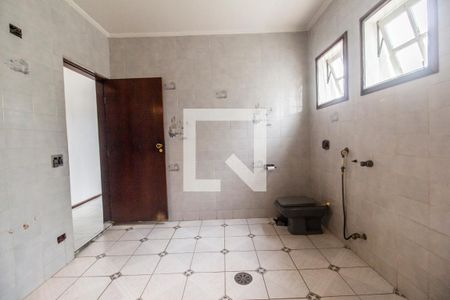 Casa de condomínio para alugar com 440m², 4 quartos e 4 vagasBanheiro da Suíte 1