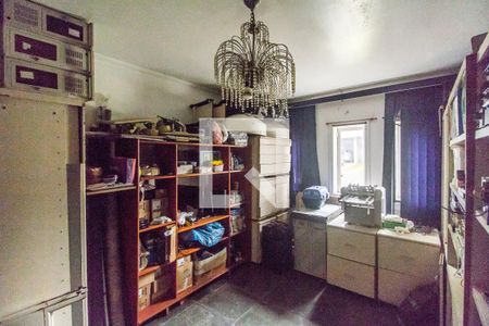 Casa de condomínio para alugar com 440m², 4 quartos e 4 vagasEscritório