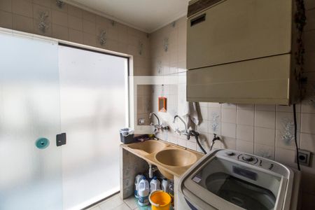 Casa de condomínio para alugar com 440m², 4 quartos e 4 vagasÁrea de Serviço