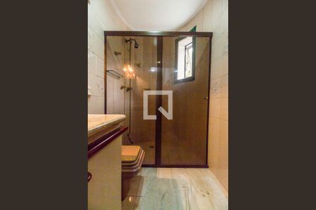 Casa de condomínio para alugar com 440m², 4 quartos e 4 vagasBanheiro