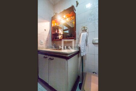 Casa de condomínio para alugar com 440m², 4 quartos e 4 vagasBanheiro