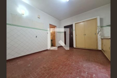 Casa à venda com 428m², 5 quartos e 5 vagasCozinha