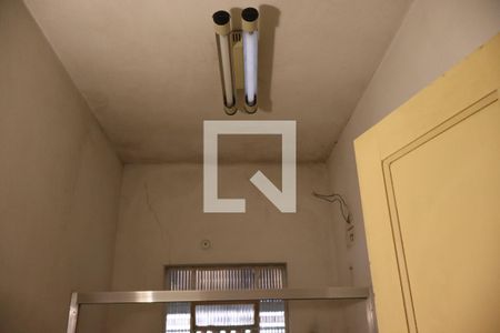 Casa à venda com 428m², 5 quartos e 5 vagasBanheiro social