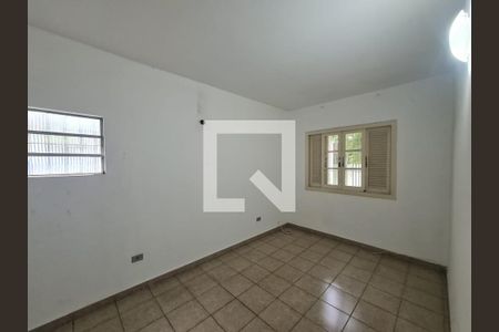 Casa à venda com 428m², 5 quartos e 5 vagasQuarto Casa 02