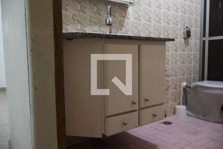 Casa à venda com 428m², 5 quartos e 5 vagasBanheiro Casa 02