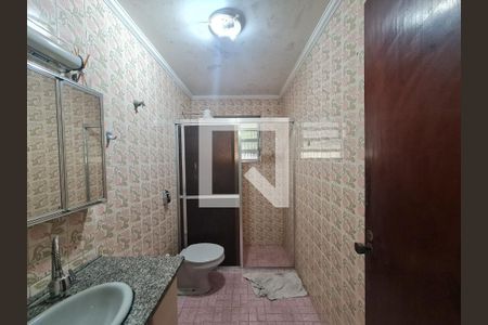 Casa à venda com 428m², 5 quartos e 5 vagasBanheiro Casa 02