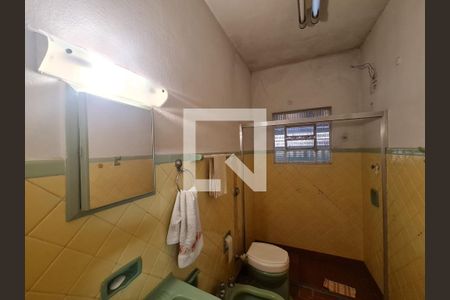 Casa à venda com 428m², 5 quartos e 5 vagasBanheiro social