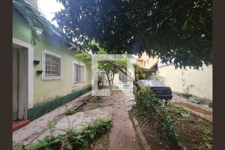 Casa à venda com 428m², 5 quartos e 5 vagasCasa 02 Quintal dos fundos