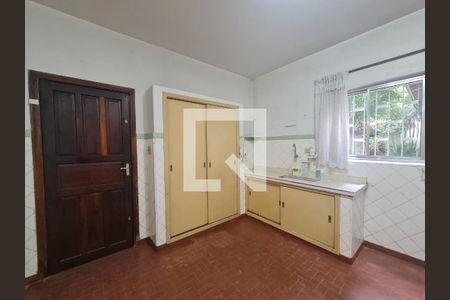 Casa à venda com 428m², 5 quartos e 5 vagasCozinha