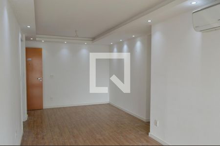 Sala de apartamento para alugar com 3 quartos, 77m² em Taquara, Rio de Janeiro