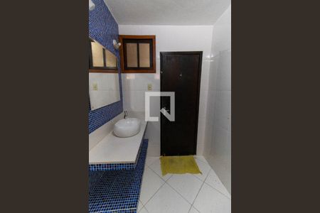 Casa à venda com 150m², 3 quartos e 1 vaga Casa à venda com 150m², 3 quartos e 1 vagaBanheiro 2