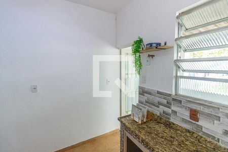 Casa à venda com 300m², 2 quartos e 4 vagasCozinha e Área de Serviço