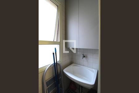 Apartamento à venda com 64m², 2 quartos e 2 vagasCozinha e Área de Serviço