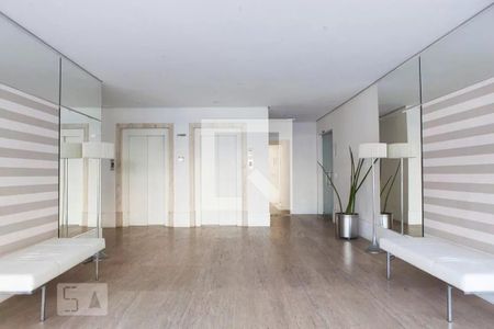 Studio à venda com 37m², 1 quarto e 1 vaga Studio à venda com 37m², 1 quarto e 1 vagaHall social