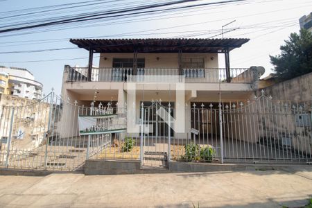 Casa à venda com 480m², 6 quartos e 2 vagasFachada
