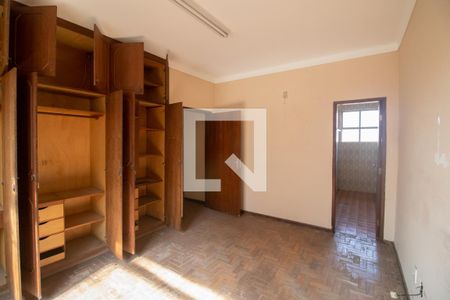Casa à venda com 480m², 6 quartos e 2 vagasQuarto 3 - Casa 1