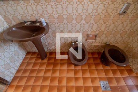 Casa à venda com 480m², 6 quartos e 2 vagasBanheiro - Casa 1