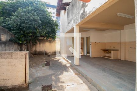 Casa à venda com 480m², 6 quartos e 2 vagasQuintal - Casa 2