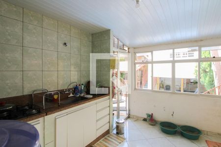 Casa à venda com 400m², 3 quartos e 6 vagas Casa à venda com 400m², 3 quartos e 6 vagasCozinha