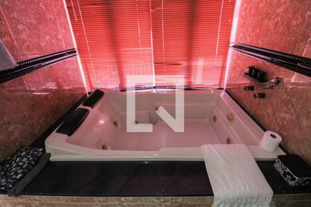 Casa à venda com 400m², 3 quartos e 6 vagas Casa à venda com 400m², 3 quartos e 6 vagasBanheiro da Suíte 1