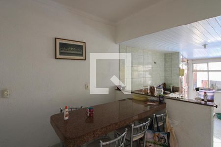 Casa à venda com 400m², 3 quartos e 6 vagas Casa à venda com 400m², 3 quartos e 6 vagasCozinha