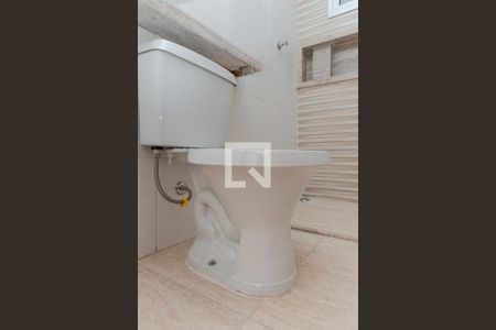 Casa de condomínio à venda com 47m², 2 quartos e 1 vaga Casa de condomínio à venda com 47m², 2 quartos e 1 vagaBanheiro