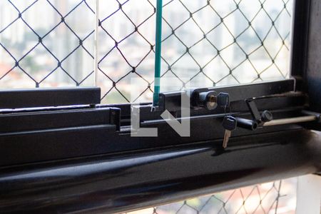 Apartamento à venda com 76m², 2 quartos e 2 vagasDetalhe Varanda Sala