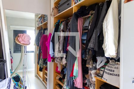Apartamento à venda com 76m², 2 quartos e 2 vagasCloset Suíte 1