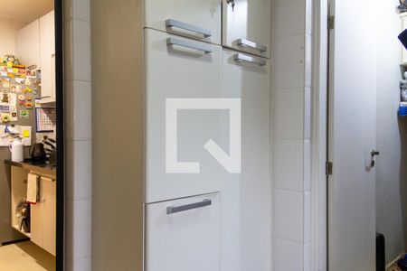 Apartamento à venda com 76m², 2 quartos e 2 vagasÁrea de Serviço
