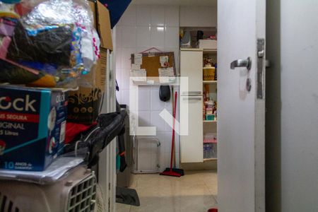 Apartamento à venda com 76m², 2 quartos e 2 vagasQuarto Serviço