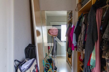 Apartamento à venda com 76m², 2 quartos e 2 vagasCloset Suíte 1