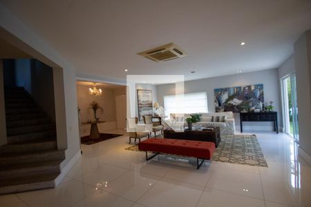 Sala de casa à venda com 3 quartos, 900m² em Barra da Tijuca, Rio de Janeiro