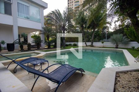 Casa à venda com 900m², 3 quartos e 4 vagasQuintal