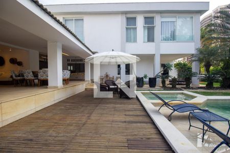 Casa à venda com 900m², 3 quartos e 4 vagasQuintal