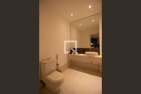 Casa à venda com 900m², 3 quartos e 4 vagasLavabo da Sala de TV