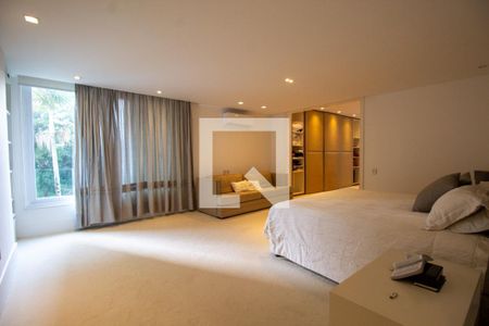 Casa à venda com 900m², 3 quartos e 4 vagasSuíte 1