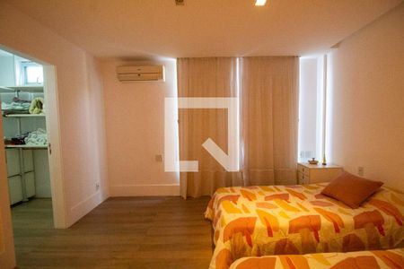 Casa à venda com 900m², 3 quartos e 4 vagasSuíte 4