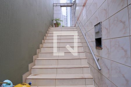 Casa para alugar com 450m², 3 quartos e sem vaga Casa para alugar com 450m², 3 quartos e sem vagaEscada