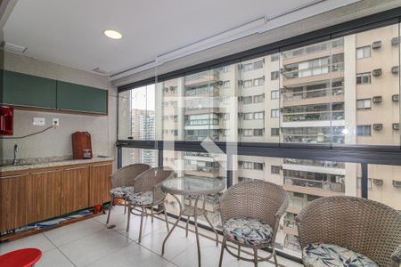 Apartamento à venda com 83m², 3 quartos e 1 vaga Apartamento à venda com 83m², 3 quartos e 1 vagaVaranda