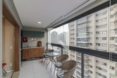 Apartamento à venda com 83m², 3 quartos e 1 vaga Apartamento à venda com 83m², 3 quartos e 1 vagaVaranda