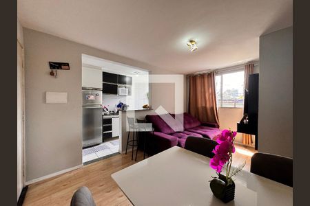 Sala de apartamento para alugar com 2 quartos, 48m² em Parque São Vicente, Santo André