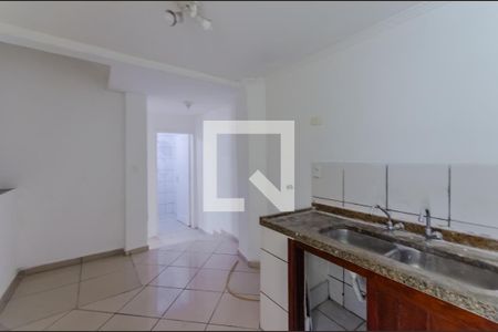Casa para alugar com 25m², 1 quarto e sem vaga Casa para alugar com 25m², 1 quarto e sem vagaCozinha e Área de Serviço