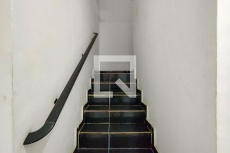 Casa para alugar com 98m², 2 quartos e 1 vagaescada 2