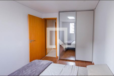 Apartamento à venda com 90m², 3 quartos e 2 vagasQuarto 2