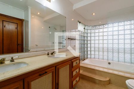 Casa à venda com 500m², 4 quartos e 5 vagasBanheiro